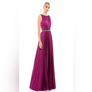 Mac Duggal 26610 Pleated Sleeveless Bateau Gown size 16 , magenta